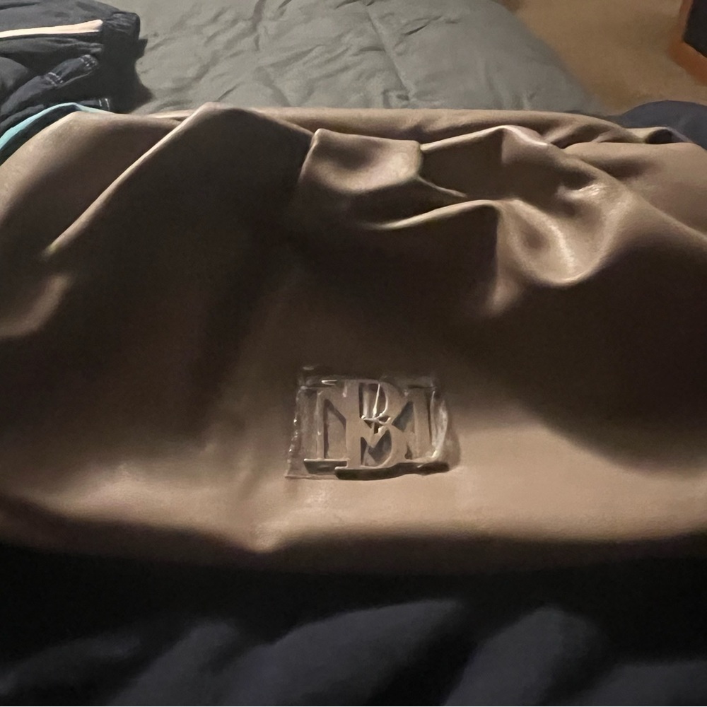 Mischka Badgley Tan Vegan Leather Clutch - Picture 2 of 4